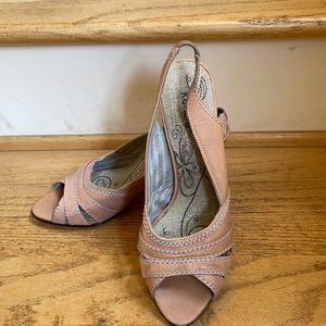 Vintage Kenzie sling back open toe heels